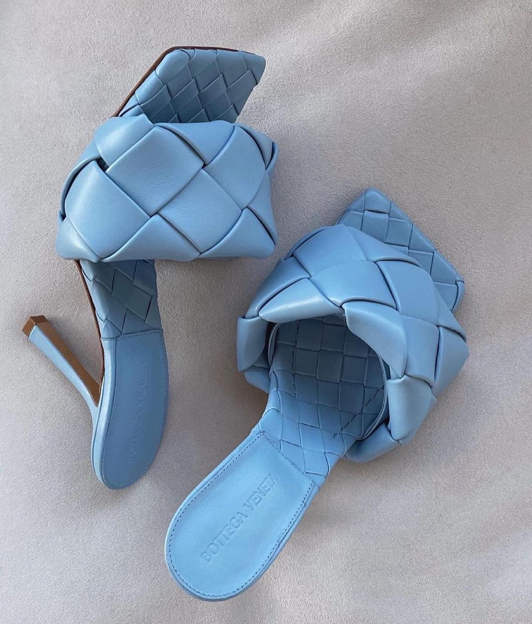 sandalia azul bottegga veneta
