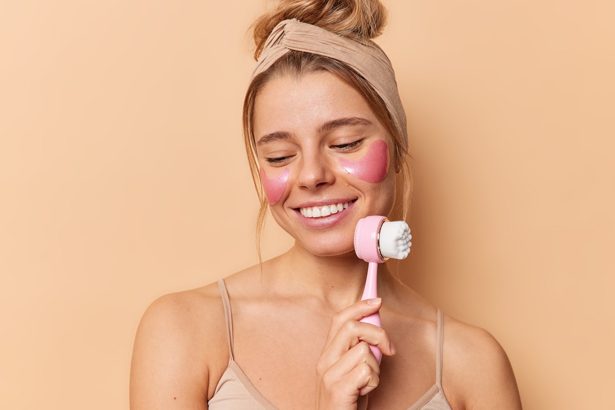 Cómo usar un cepillo limpiador facial - notarás la diferencia